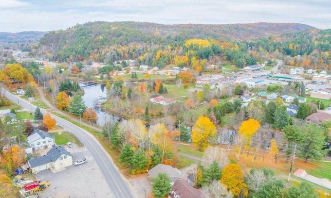Bancroft Casa | The Artistry | Riverfront | Luxury & Comfort Await