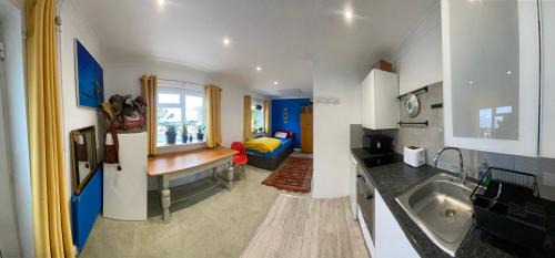 Norwich Apartamento | The as private as you prefer Annexe Twin beds only