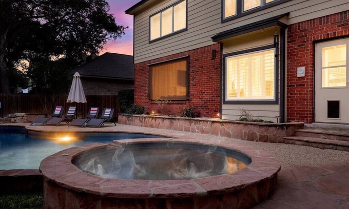 North San Antonio - SAT Casa | The Ashton - Heated Pool & Spa, King Beds, A Luxury Retreat