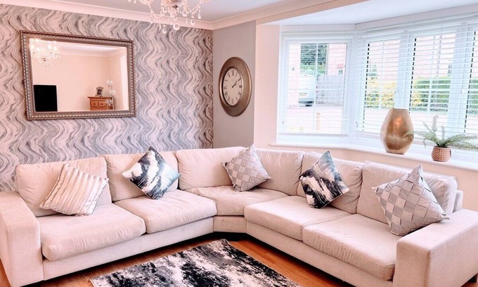 Maidstone Casa | The Astor house Maidstone | Free Parking