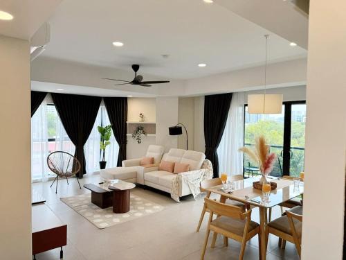 Kuala Lumpur Apartamento | The Atrium at Jalan Ampang by OKBnB - Spacious Modern 3Bedroom Family Suite 3 mins to KLCC