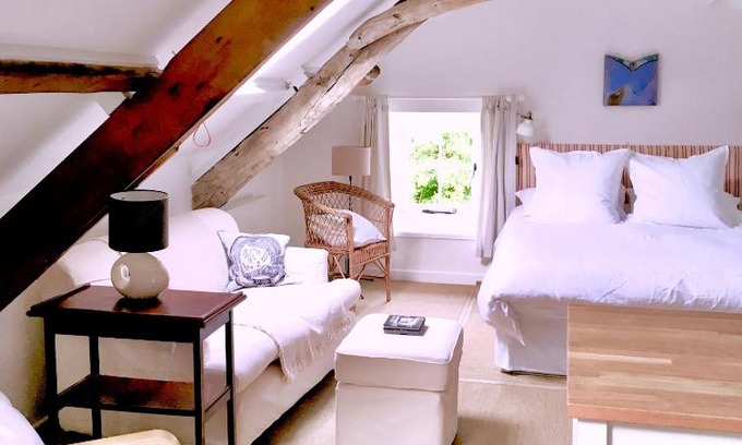 Cardigan Apartamento | The Attic Apartment, Quay Street Studios Cardigan