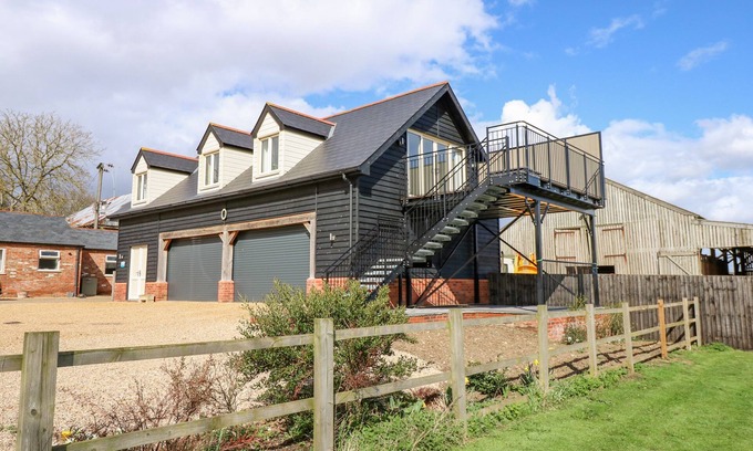 Blackborough End Cabaña | THE ATTIC, family friendly in King's Lynn