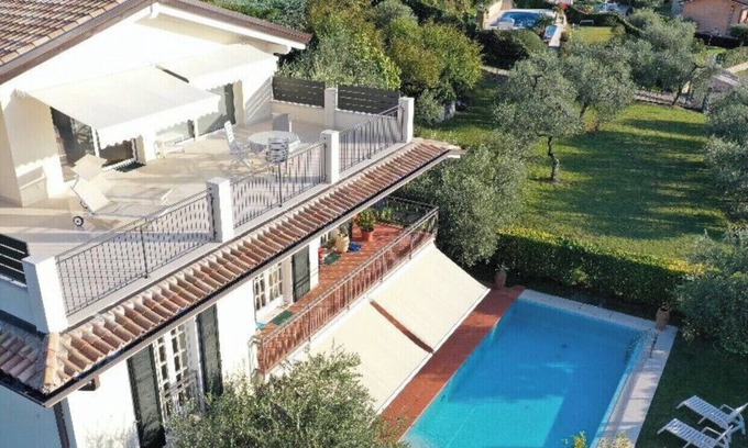 Albisano Apartamento | El ático de Villa Ca ’Bianca 16