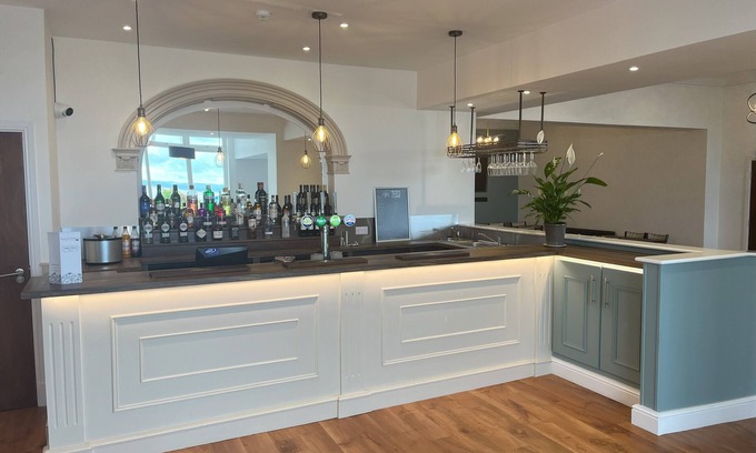 Morecambe Hotel | The Auckland Hotel