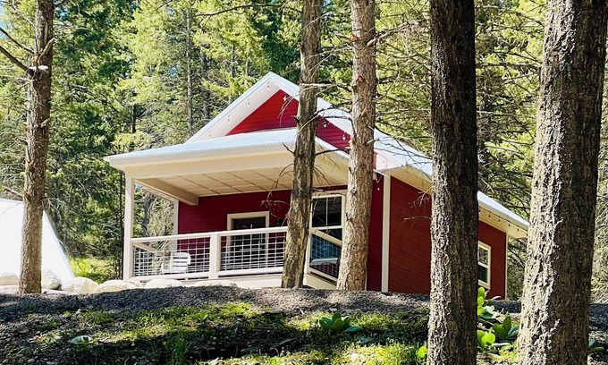 Lakeside Apartamento | The Avalanche at Elk Ridge Village cabin 301E with views of Flathead Lake