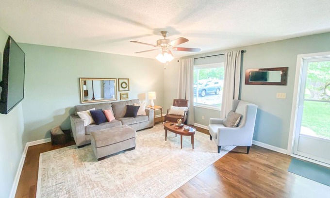 Springfield Casa | The Aviary Cottage: Bunkbed, Near Playground, Swing, Full Fence, Central to all