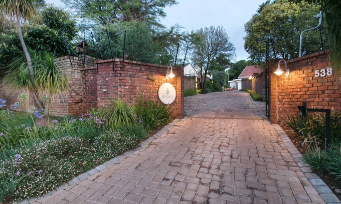 Waterkloof Glen Casa | The Aviary