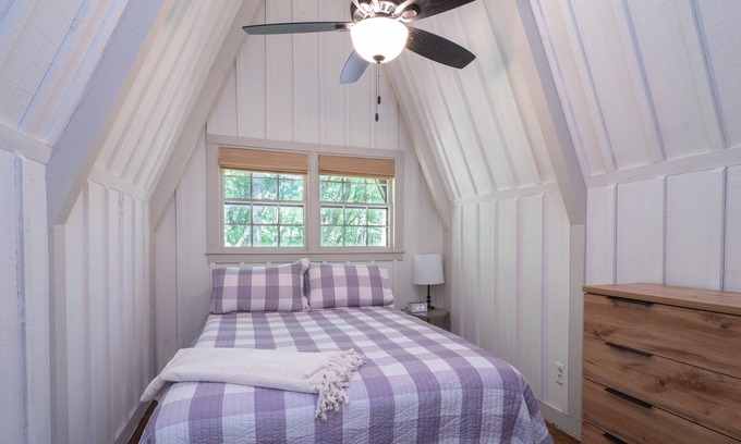 Sky Valley Cabina | THE AWAY FRAME: Cozy 5 Bdrm A-Frame in the Woods