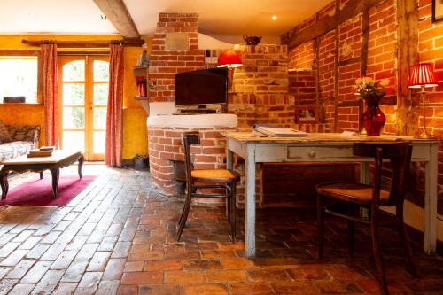Sudbury Casa | The Bakery a honeymooners favourite cosy stylish with lovely walks and pubs