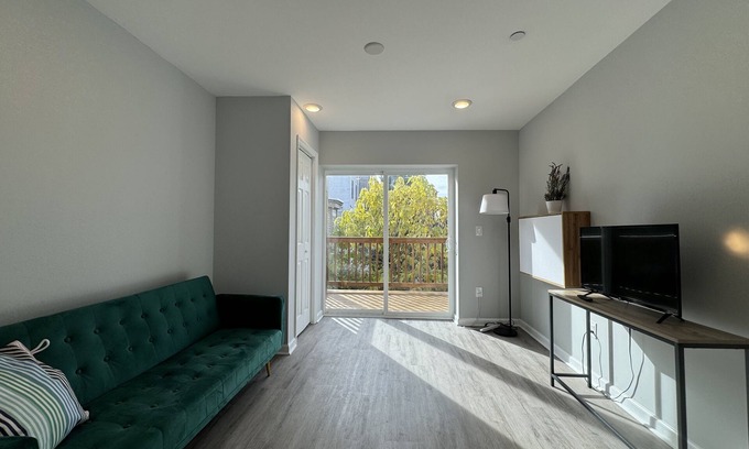North Philadelphia West Apartamento | The Balcony At Brewerytown Philly Philadelphia 1BR/1Bath HVAC,HDTV W/D INUNIT