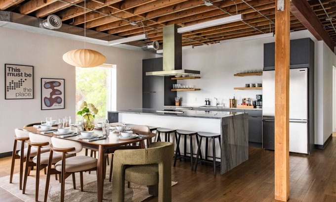 Old Ballard Apartamento | The Ballard Loft | Sleeps 8 | Steps to Shops & Dining