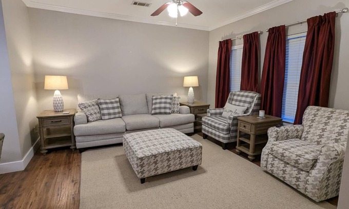 Tuscaloosa Condominio | The Bama Retreat 3bed/3bath Condo minutes from The University of Alabama!