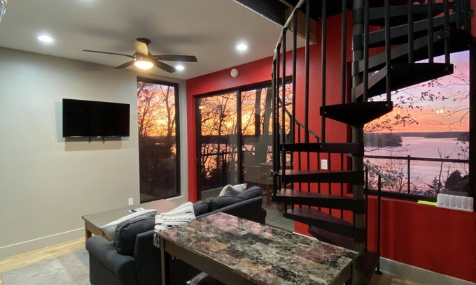 Rocky Mount Cabaña | The Bane - Treehouse for two - tiny house with big views
