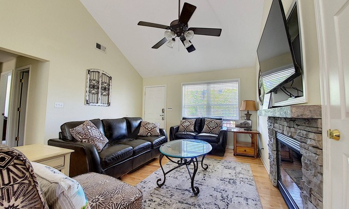 Taylorsville Casa | The Barefoot Cottage 53 - Quítate los zapatos y relájate. Handicap Friendly.