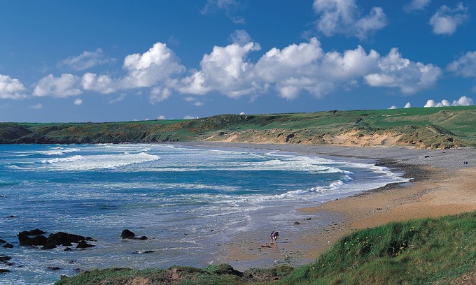 Castlemartin Cabaña | The Barn and Chaffhouse, Rural, Pet Friendly Traditional Welsh Barn Conversion,