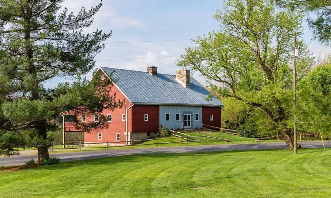 Luray Casa | The Barn at Evermore