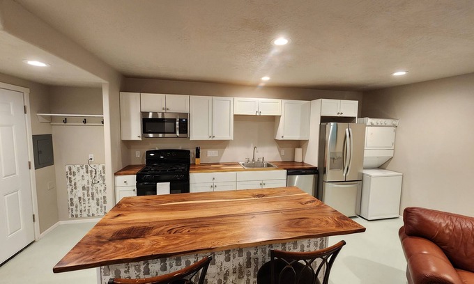 Washington Casa | The Barn, located in historic downtown Washington City (a Bedroom Community of St