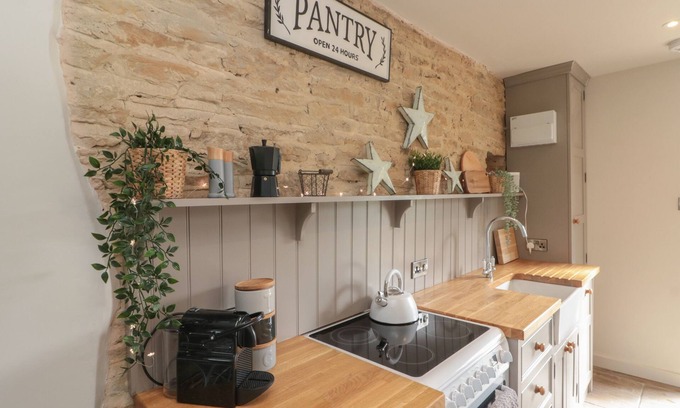 Scawton Casa | THE BARN, pet friendly, character holiday cottage in Stillington