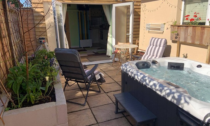 South Hayling Apartamento | The Barn a seaside studio for one to two people in