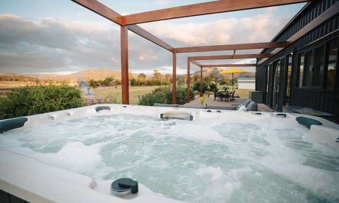 Broke Casa | The Barn @ The Charles at Broke Hunter Valley Luxury