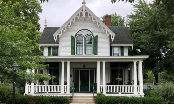Eau Claire Apartamento | The Barron Historic Eau Claire Home