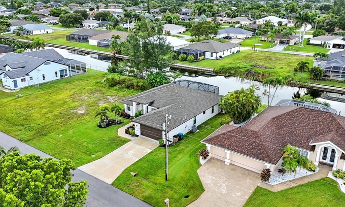 Cape Coral Casa | The Basilican by casamego!