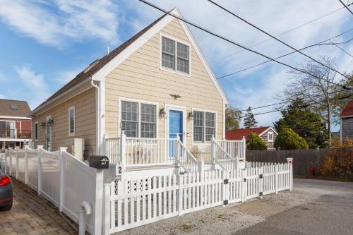 Newburyport Casa | The Basin House Steps to Water Sunset Views