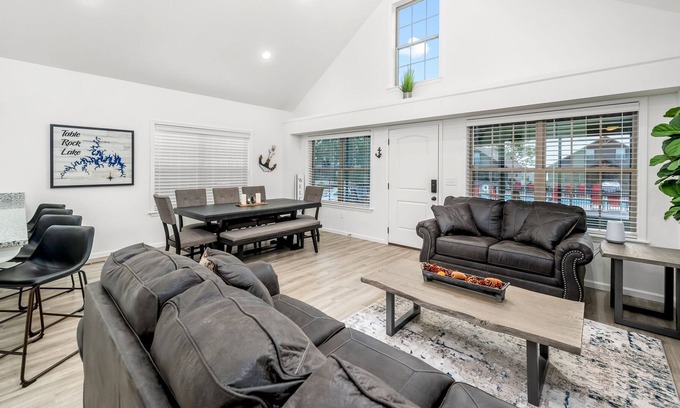 Lampe Casa | The Baxter Boat House 4 Bedroom Home