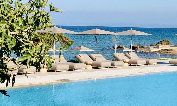 Vasilikos Hotel | The Bay Hotel & Suites