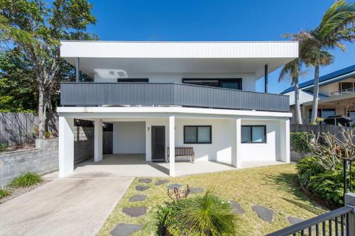 Angourie Casa | The Bay House - Oceanstays