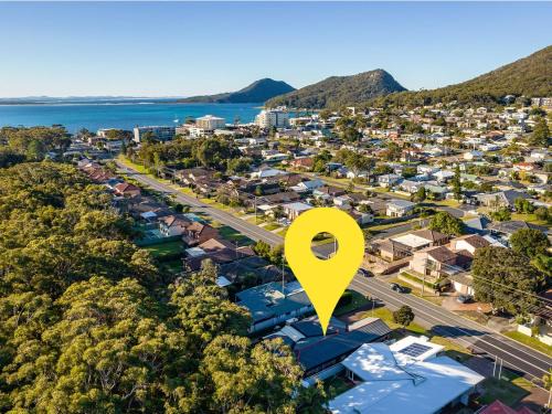 Shoal Bay Casa | The Bay House Shoal Bay huge five bedroom holiday home with WiFi and Foxtel