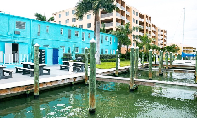 Treasure Island Hotel | The Bayside Inn & Marina