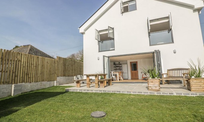Perranporth Casa | The Beach Halt