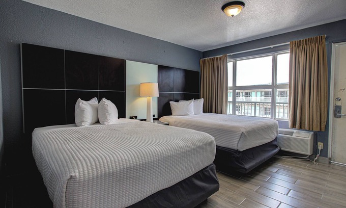 South Peninsula Historic District Hotel | The Beach House Inn