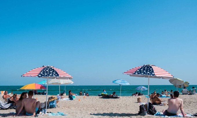 Queens Casa | The Beach House NY, a beach block home in Far Rockaway with a vibe