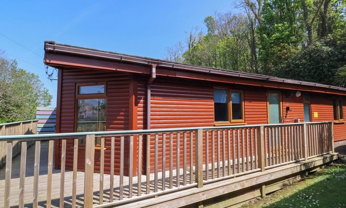 Watermouth Cabaña | THE BEACH HOUSE, pet friendly, with a garden in Combe Martin