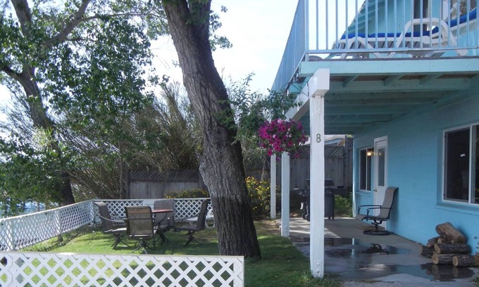 Clear Lake Cabaña | The Beach House Clearlake Oaks