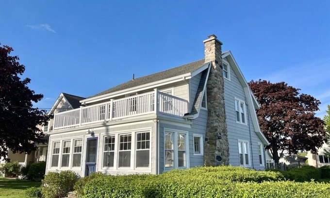 Niantic Casa | The beach is waiting.