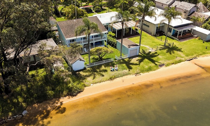 Dangar Island Casa | La línea de playa en la isla de Dangar