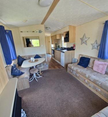 Aberystwyth Casa | The Beachside Retreat 3 Bedroom Pet Friendly in Clarach Bay