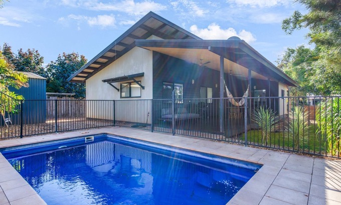 Bilingurr Casa | The Beachwood Nest - Holiday Home with coastal vibe and below ground pool