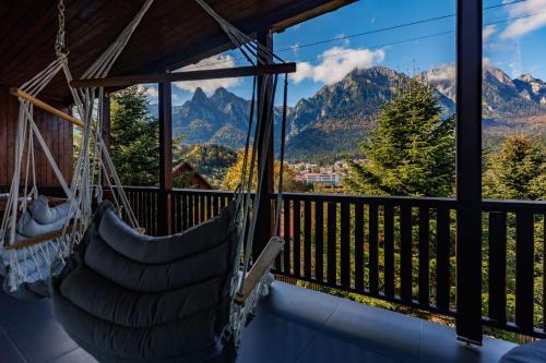 Busteni Villa | The Bear House 2