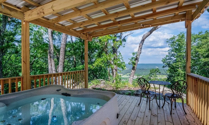 Fort Payne Cabina | The Bear Necessities Cabin | On Brow | Hot Tub | WiFi | Fire Pit | Dog Friendly