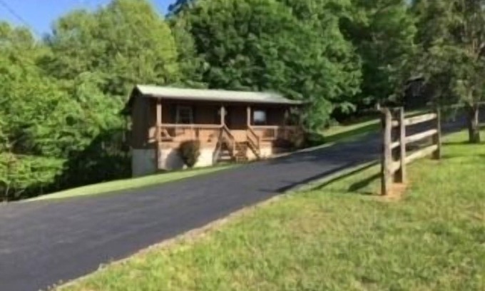 Byrdstown Cabina | The Bear's Den/Dale Hollow Lake/Eagle Cove/Star Pointe