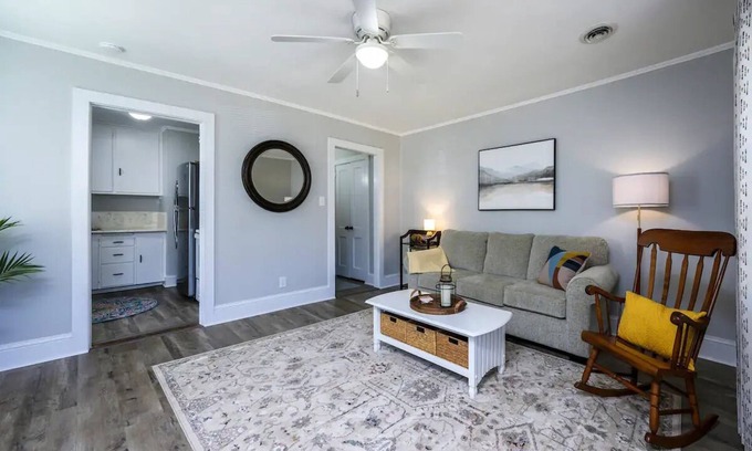 James City Casa | The Bearplex of New Bern featuring king-size bed
