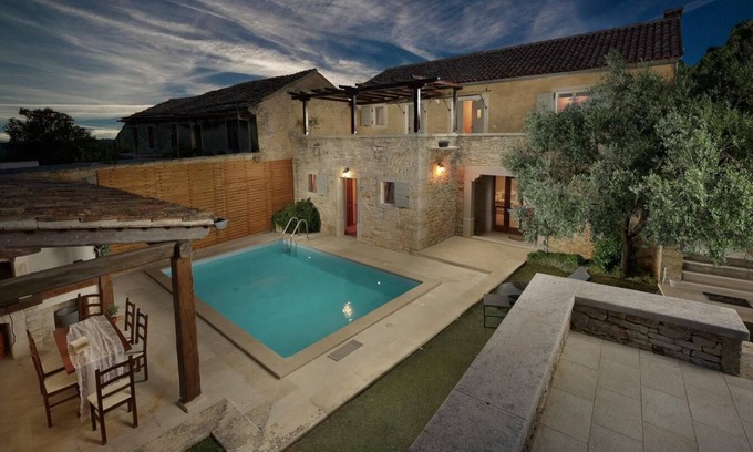 Prkacini Casa | The beautiful rustic Casa Nina with swimming pool is set in Central Istria.