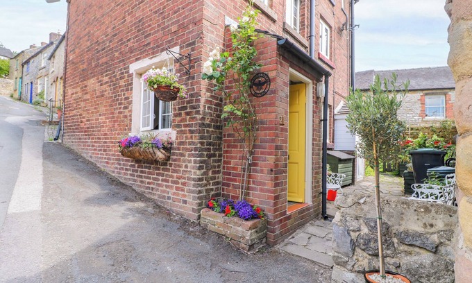 Wirksworth Cabaña | THE BEEHIVE, pet friendly, character holiday cottage in Wirksworth