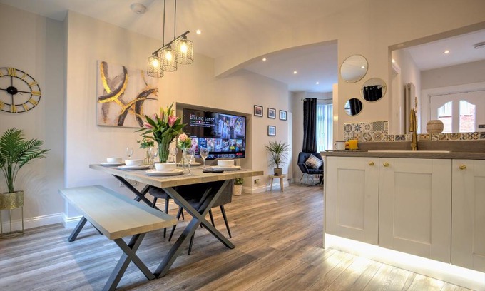 Belfast Casa | The Belfast Boutique Central Cozy