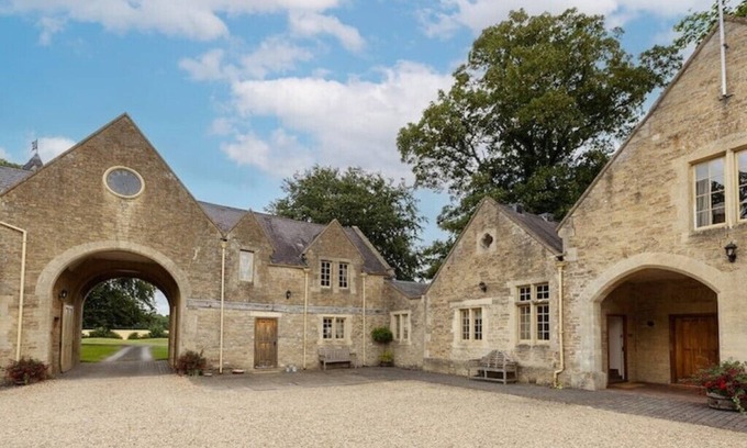 Lullington Cabaña | The Bell Tower, Orchardleigh Estate